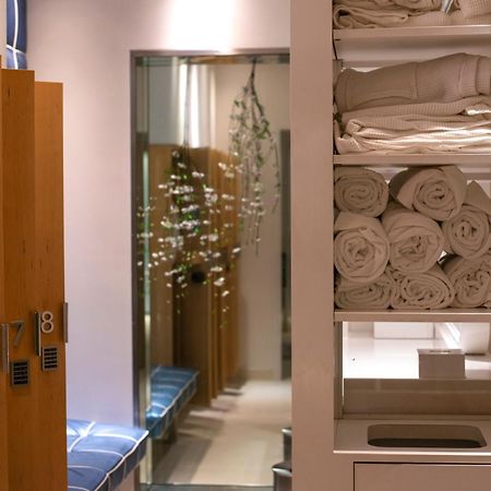 Hotel Washington Esterno foto The locker room at the spa
