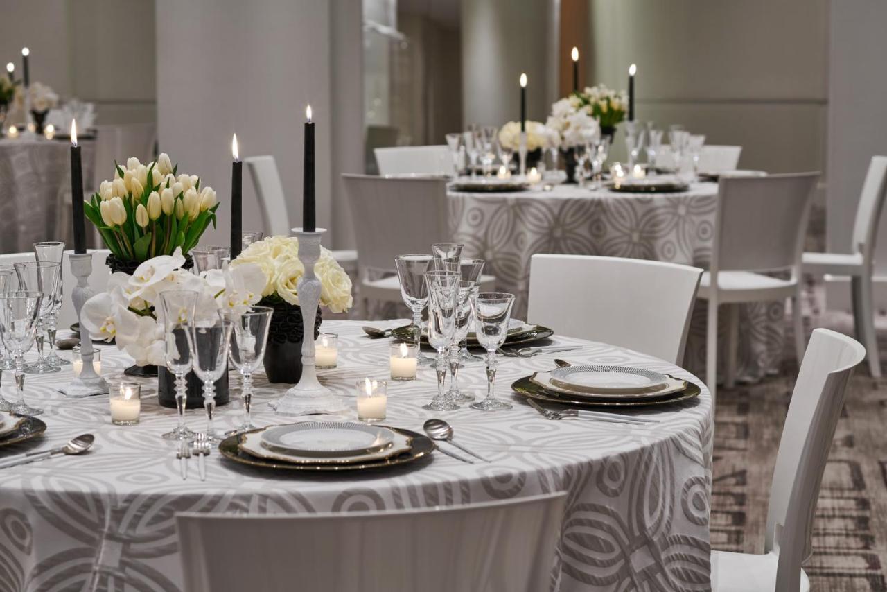 Hotel Washington Esterno foto A table set for a formal dinner