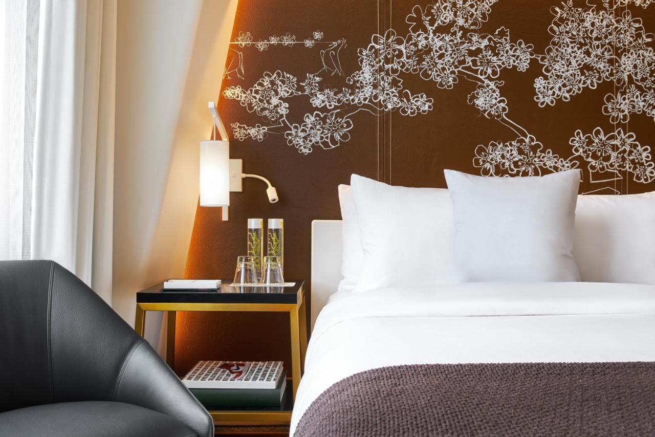 Hotel Washington Esterno foto A guest room at the Mandarin Oriental, Munich